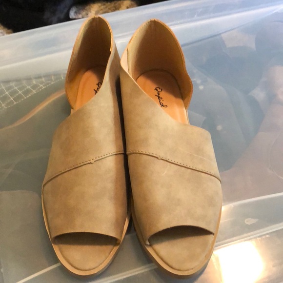 Qupid open-toe flats, size 7, NEW - Picture 3 of 4